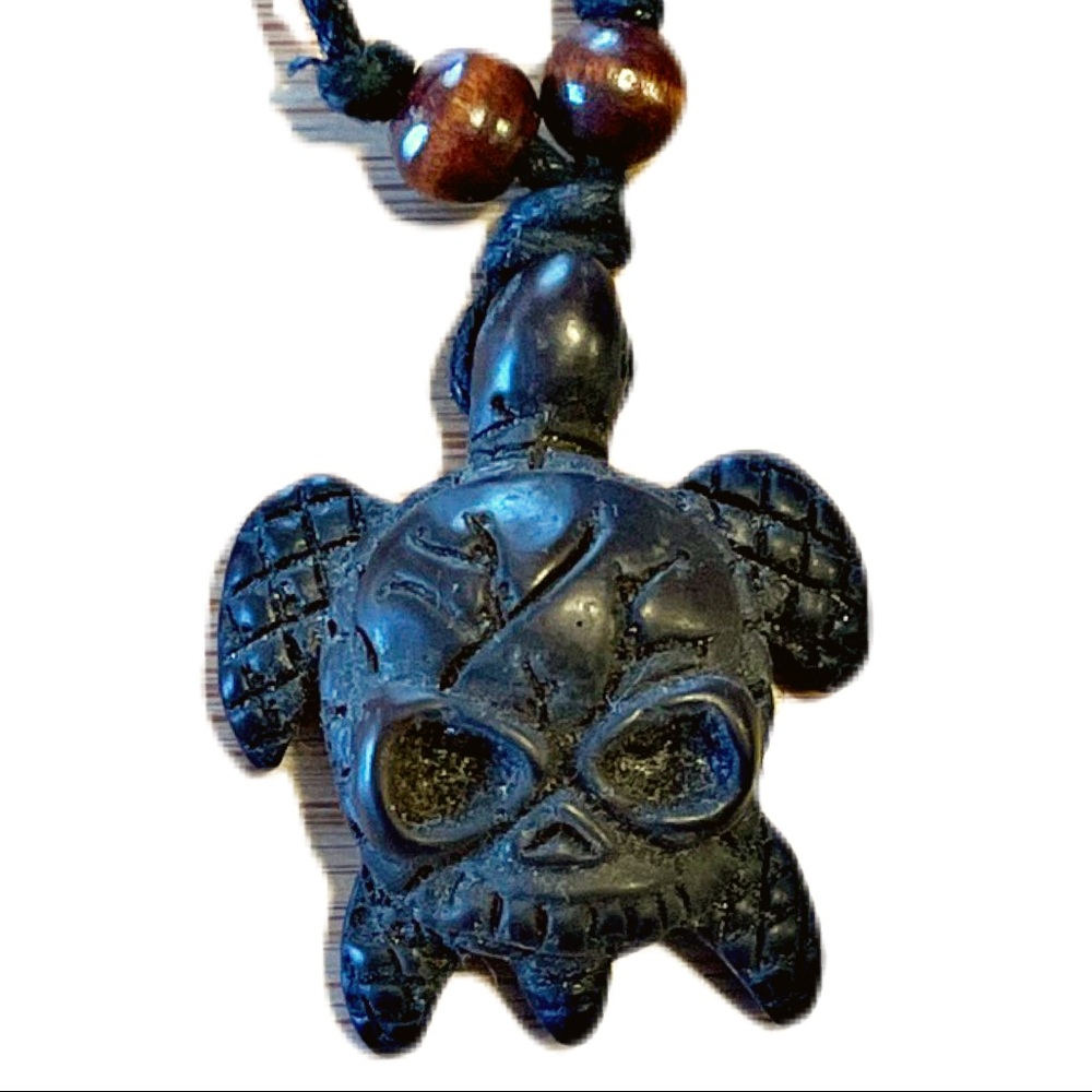 VINTAGE NECKLACE SEA TURTLE SKULL